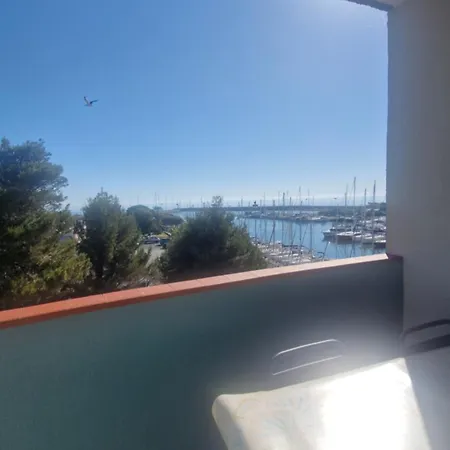 Grand T3 Face Au Port Avec Sa Terrasse , Parking Privatif Apartamento *